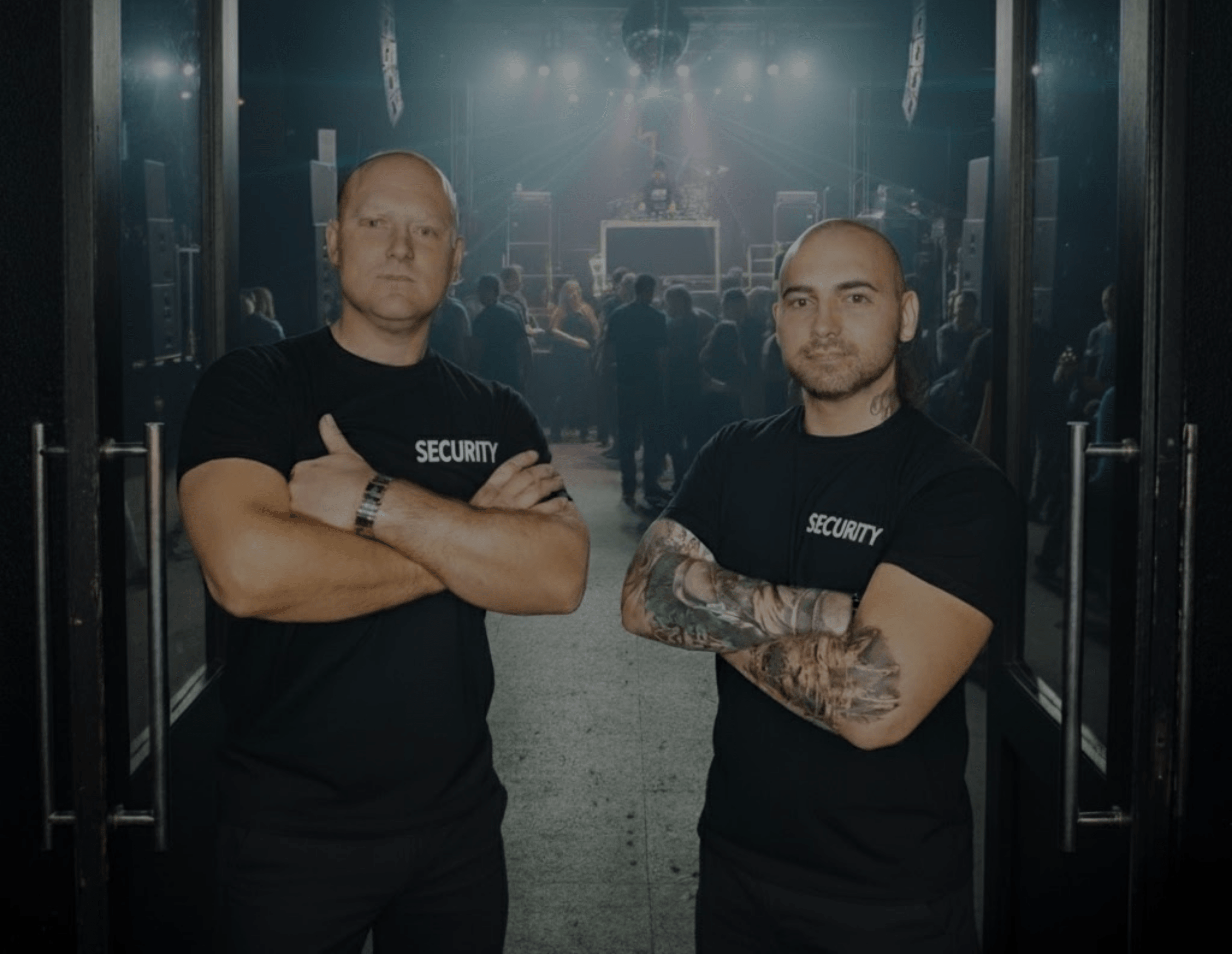 Ochranka v klubu: Komplexní průvodce managementem, psychologií davu a právem